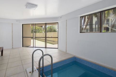 Burleigh Esplanade Apartments - Southport Accommodation 23