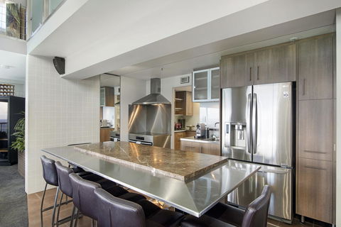 Burleigh Esplanade Apartments - Southport Accommodation 18