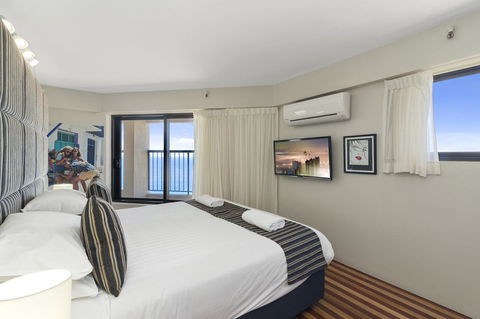 Burleigh Esplanade Apartments - Southport Accommodation 28
