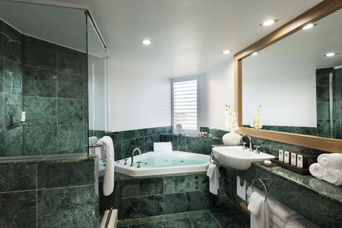 Sofitel Gold Coast Broadbeach - Accommodation Southport 4