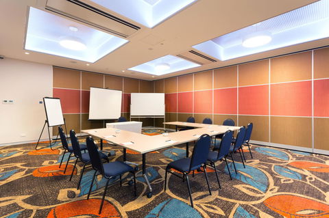 Calamvale Hotel Suites And Conference Centre - Southport Accommodation 24