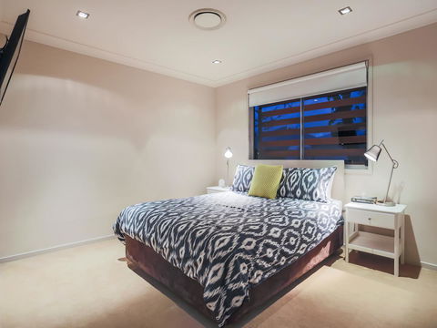 Hamilton Executive - Southport Accommodation 9