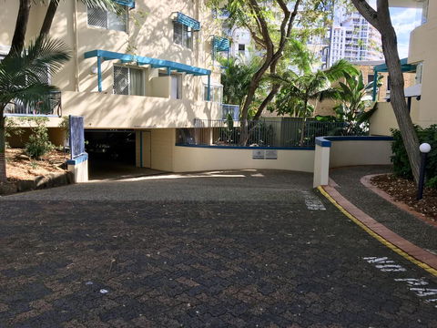 CHA Private Apts Diamond Beach - Southport Accommodation 2