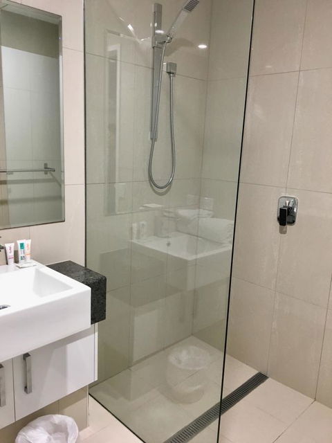 CHA Private Apts Diamond Beach - Southport Accommodation 23