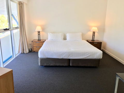 CHA Private Apts Diamond Beach - Southport Accommodation 6