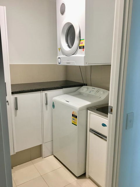 CHA Private Apts Diamond Beach - Southport Accommodation 17