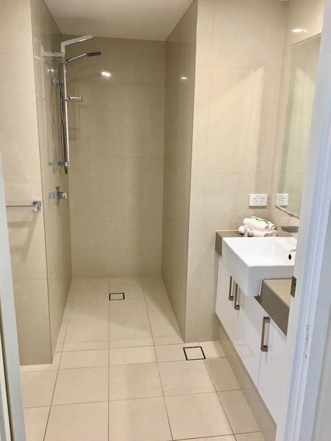 CHA Private Apts Diamond Beach - Southport Accommodation 7