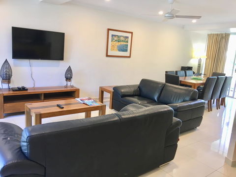 CHA Private Apts Diamond Beach - Southport Accommodation 12