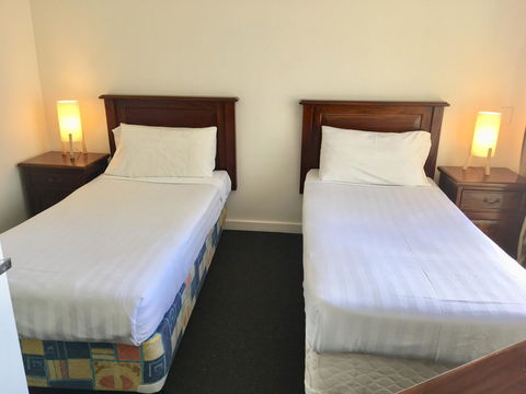 CHA Private Apts Diamond Beach - Southport Accommodation 3