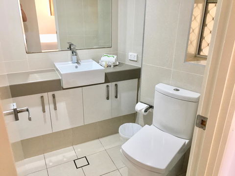 CHA Private Apts Diamond Beach - Southport Accommodation 18