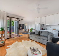 Sam's Buderim Mountain Guest House - Accommodation Southport