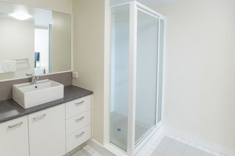 Miami Beachside Holiday Apartments - Southport Accommodation 24