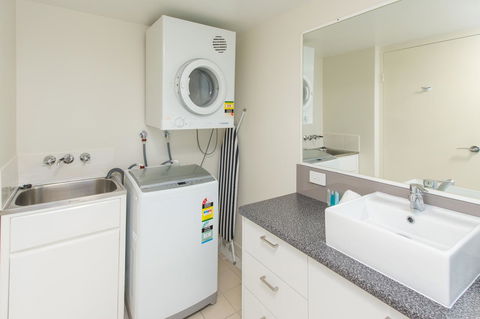 Miami Beachside Holiday Apartments - Southport Accommodation 23