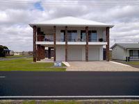 White Caps BB Apartment