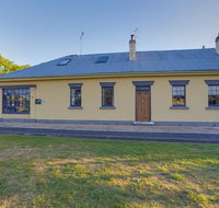 Whites Corner - Southport Accommodation