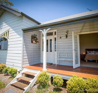 Wine Country Cottage located right at the Hunter Valley gateway close to everything - Southport Accommodation