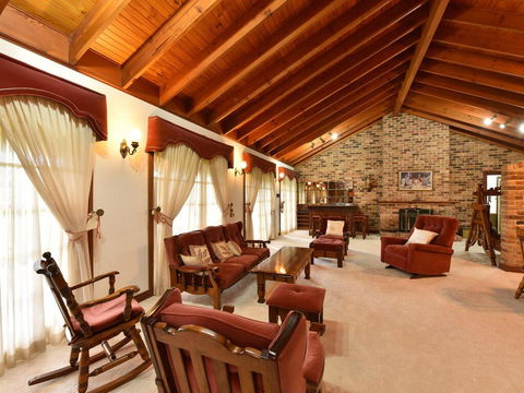 Wine Country Homestead 4-6br House - Southport Accommodation 1
