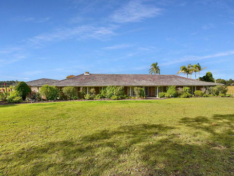 Wine Country Homestead 4-6br House - Southport Accommodation 0