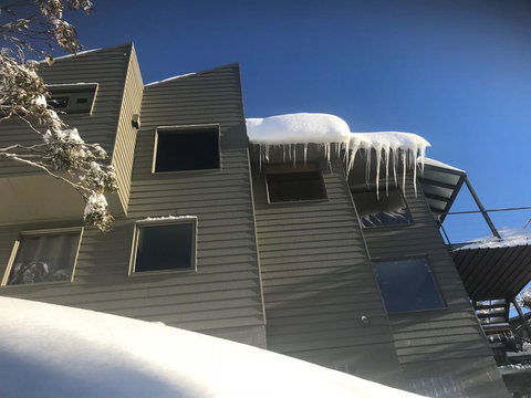 Winterbrook Chalet - Southport Accommodation 0