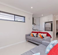 Woodlands - Home with a View - Southport Accommodation
