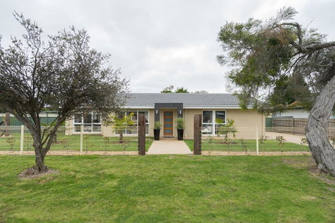 Xanadu Shores - Southport Accommodation 0
