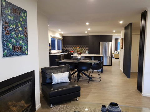 Your Home Away From Home - Southport Accommodation 3