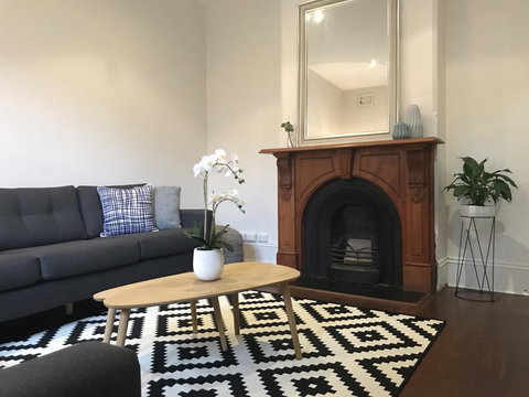Zaara - Southport Accommodation 0