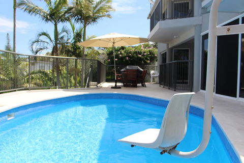 Zaffiro Beach House - Southport Accommodation 1