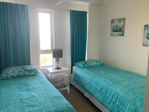 Breathtaking Views Over Currimundi Lake! - Southport Accommodation 2