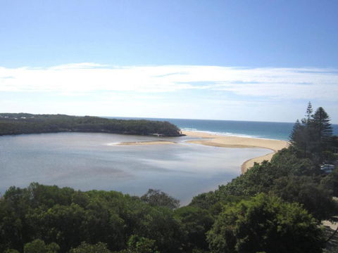 Breathtaking Views Over Currimundi Lake! - Southport Accommodation 0