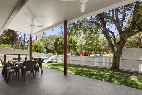 Coongarra Esplanade 41 Lakeshores - Accommodation Southport 1