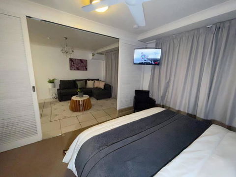 3 BLOCKS To SURFERS PARADISE BEACH - Southport Accommodation 4