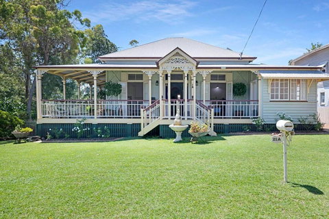 A Charming Queenslander - Southport Accommodation 0