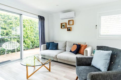 A Chic Coastal Hideaway At Toowoon Bay Beach - Southport Accommodation 2