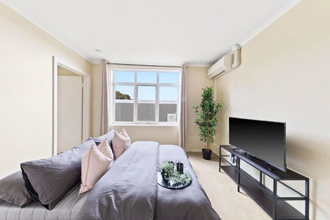 A Comfy & Cozy Apt In Clifton Hill FREE Parking - Accommodation Southport 2