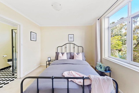 A Comfy & Cozy Apt In Clifton Hill FREE Parking - Accommodation Southport 0