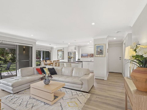 A Homely House 6 Mistral Close - Accommodation Southport 1