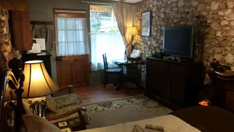 A La Folly Too The Old Workshop - Southport Accommodation 0