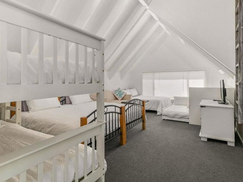 A La Plage - Accommodation Southport 1