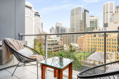 A Modern Apt City Views Next To Darling Harbour - Accommodation Southport 0