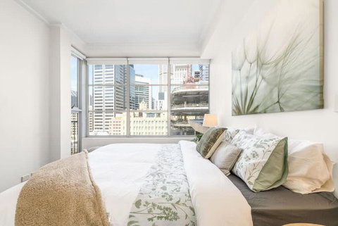 A Modern Apt City Views Next To Darling Harbour - Accommodation Southport 4