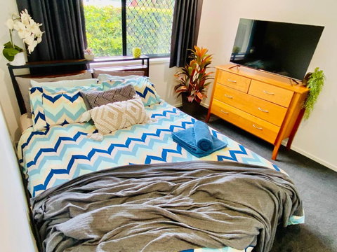 A Peaceful Private Home Away From Home In Pacific Pines - Accommodation Southport 1