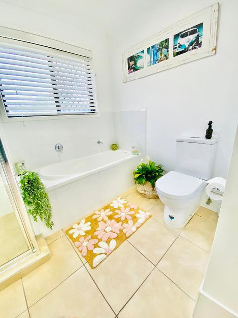 A Peaceful Private Home Away From Home In Pacific Pines - Accommodation Southport 4