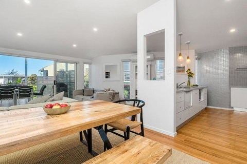 A Perfect Stay - Pelican Point - Accommodation Southport 2