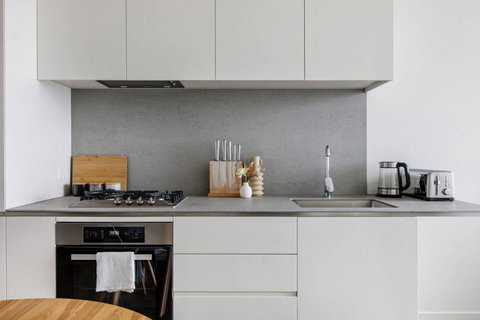 A Sky-high Metropolis Retreat Near The CBD - Accommodation Southport 3