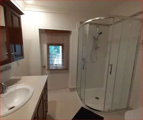 A Spacious Holiday Suite - Accommodation Southport 2