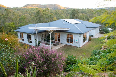 A Spacious Oasis - Accommodation Southport 0