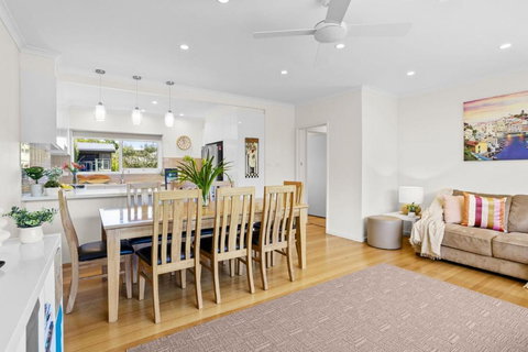 A Stones Throw - Accommodation Southport 2