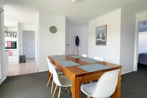 A Wave From It All - Accommodation Southport 4