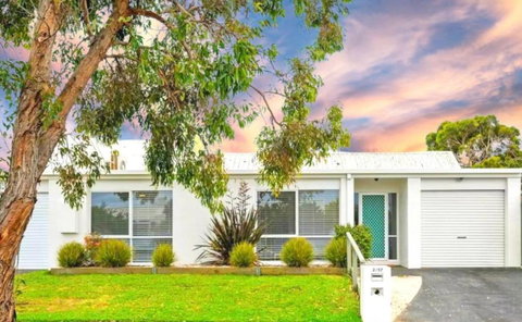 A Wave From It All - Accommodation Southport 1